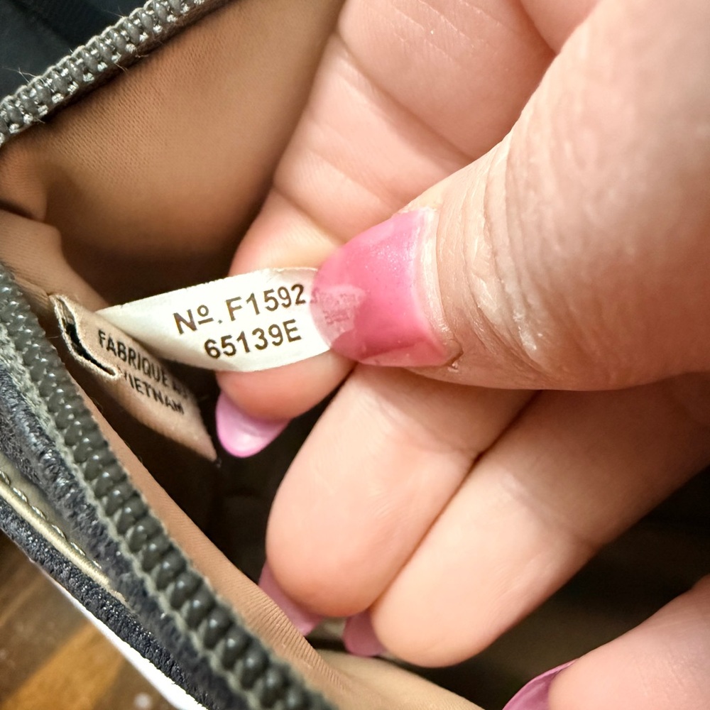 Coach vtg turn lock Suede Wristlet - Picture 9 of 10